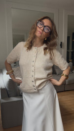 Charger l'image dans la visionneuse de galerie, Cardigan Boutonné en Maille Douce – Manches Courtes.