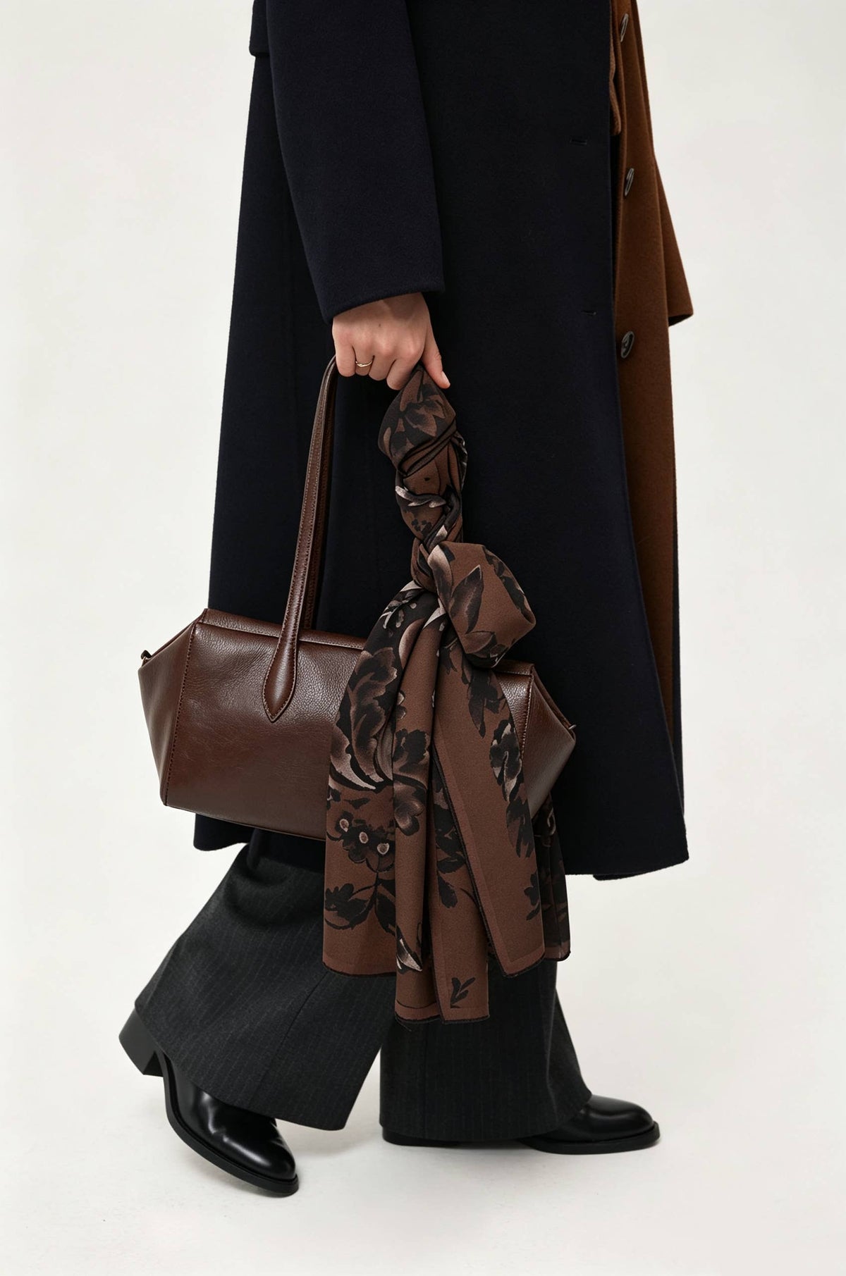 Sac baguette en cuir véritable fabriqué en Italie: Brun foncé