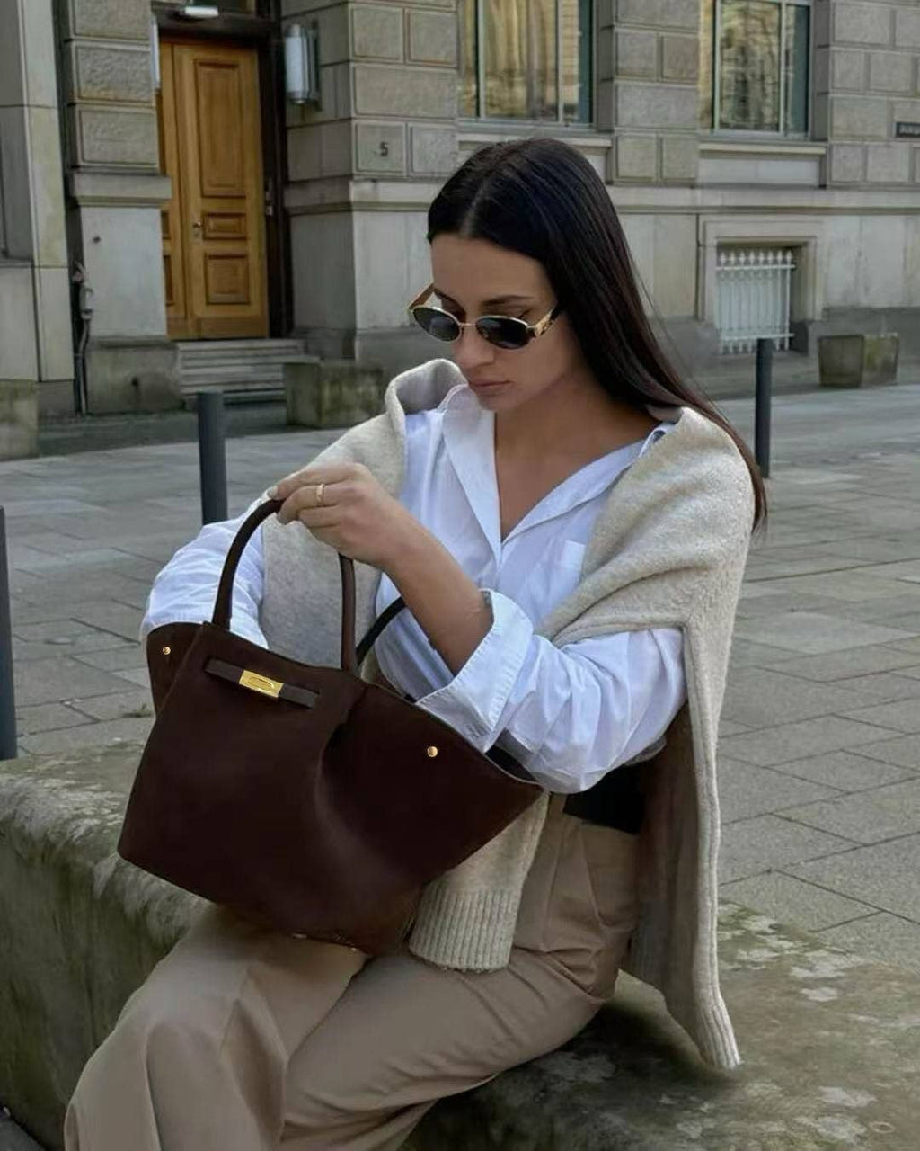 Sac cabas en véritable cuir suédé avec détails en cuir