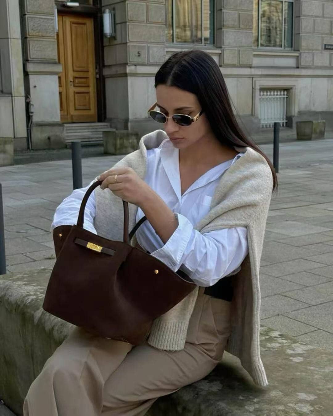 Sac cabas en véritable cuir suédé avec détails en cuir