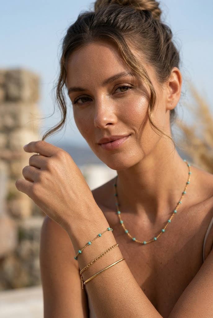 bracelets dorés perles fines colorées femme élégant