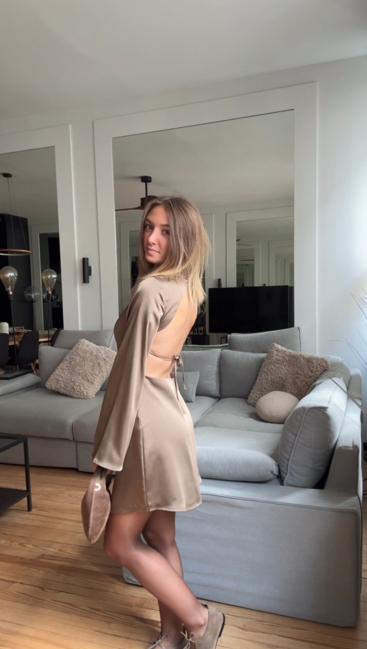 Robe satin dos nu