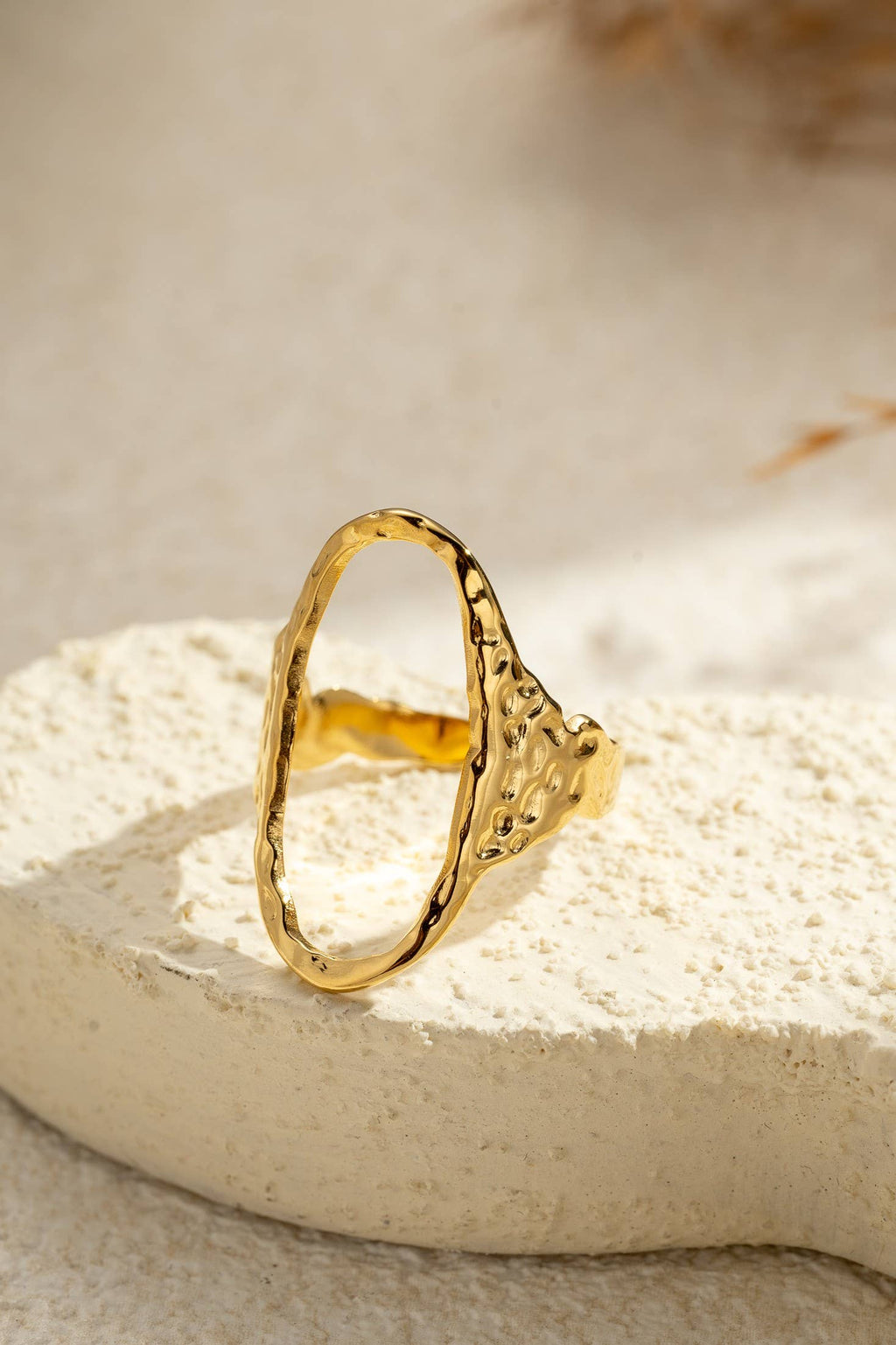 Bague Dorée Femme – Acier Inoxydable Martelé Forme Ovale