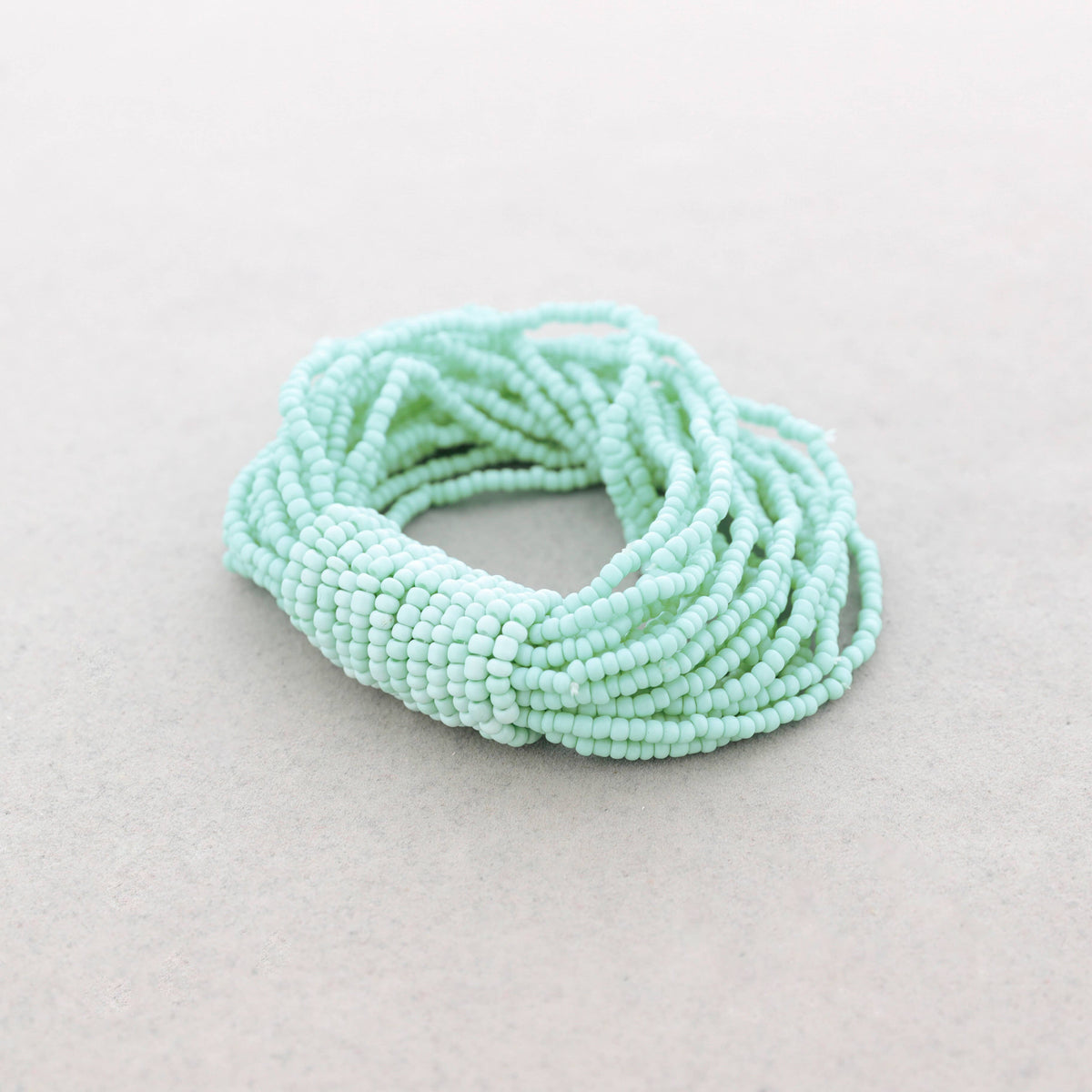 Bracelet élastique à plusieurs rangs - Perles: Aigue-marine