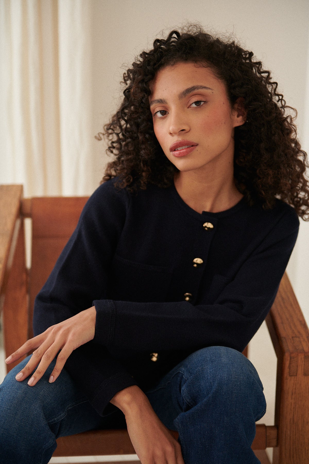 Veste en laine avec finition crochet bleu marine