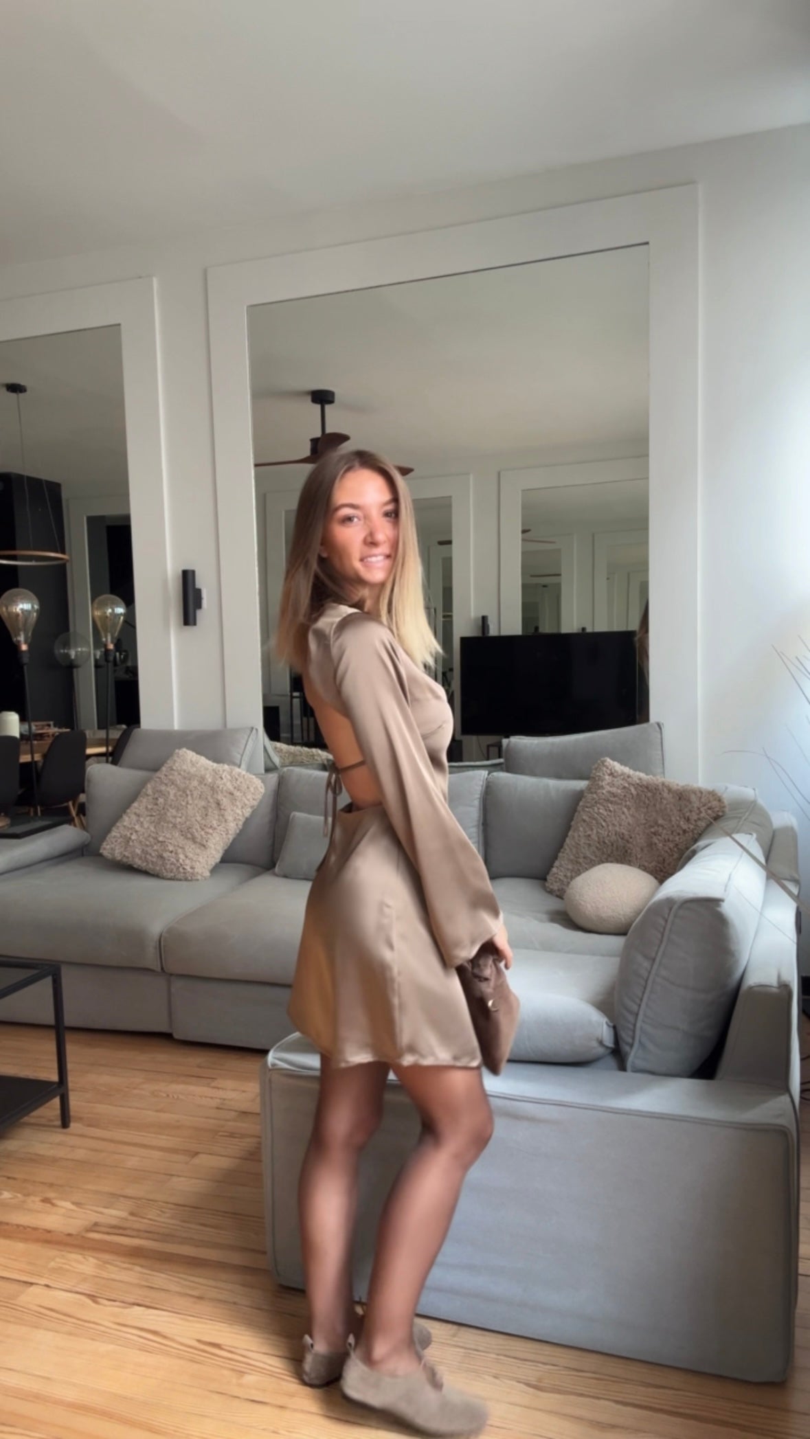 Robe satin dos nu