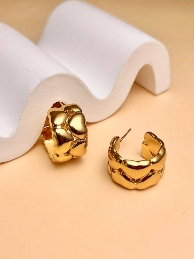 Boucle d'oreille creole avec petit coeur en acier inoxydable