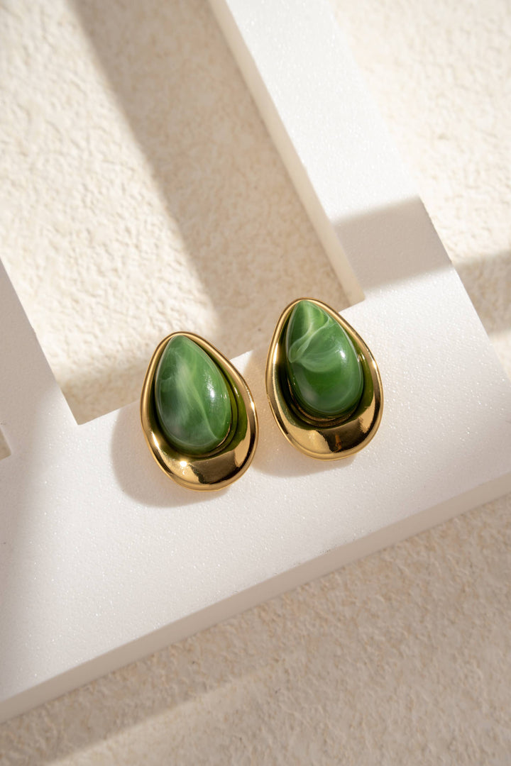 Boucles d’oreilles dorées ambre goutte chic résine élégante