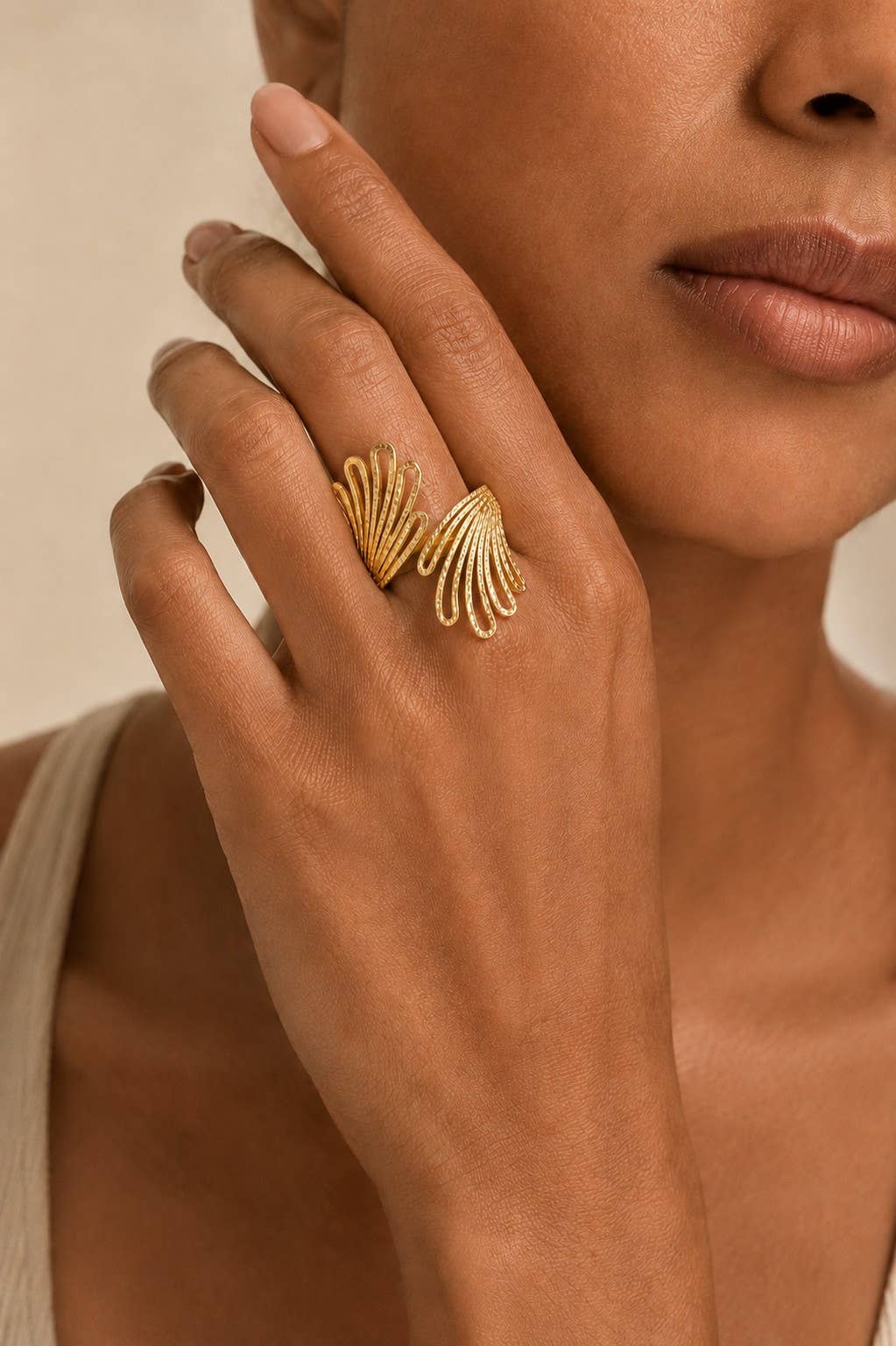 Bague éventail ouverte texturée ajustable acier inoxydable