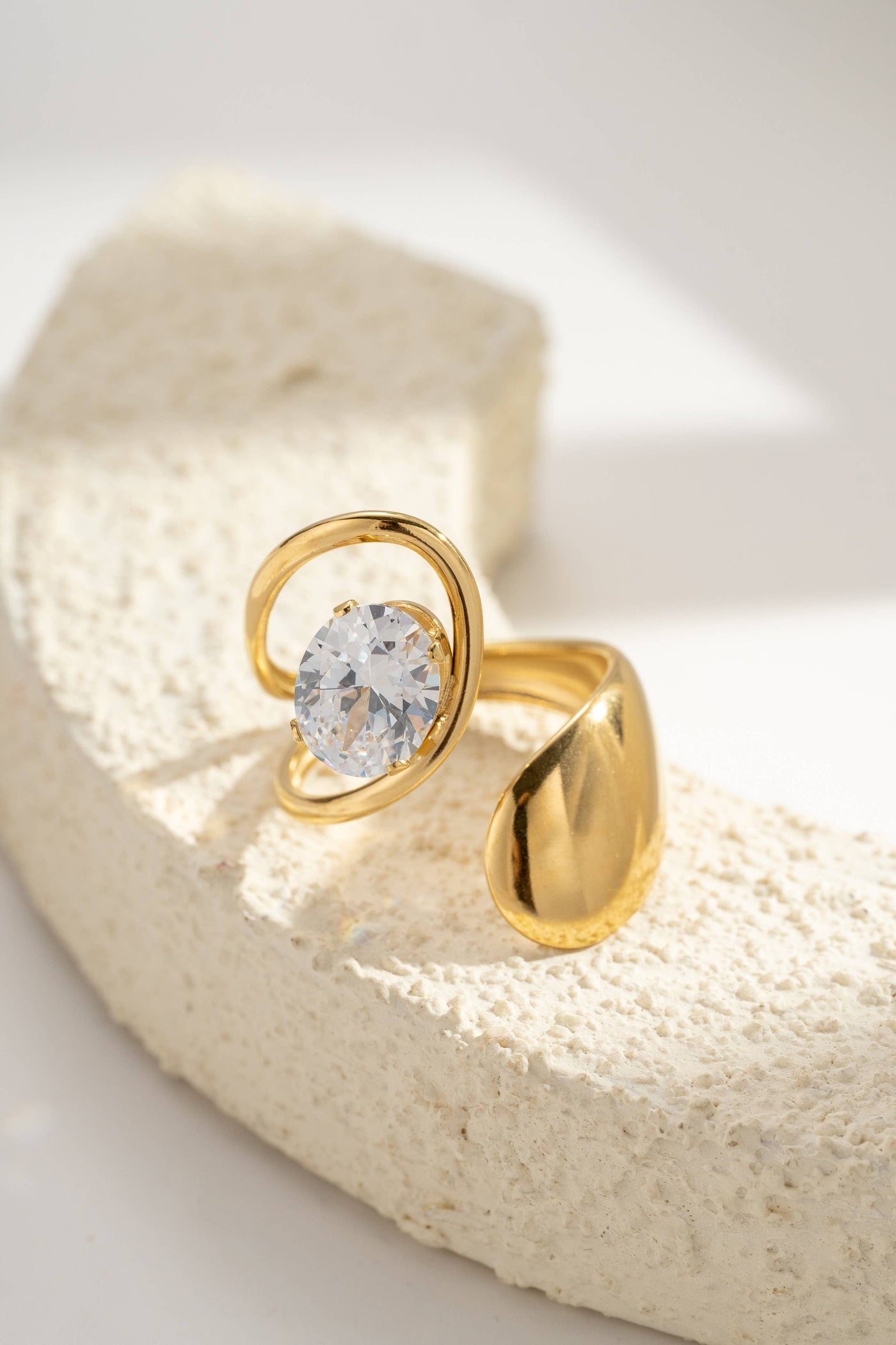 Bague moderne ajustable en acier inoxydable cristal clair