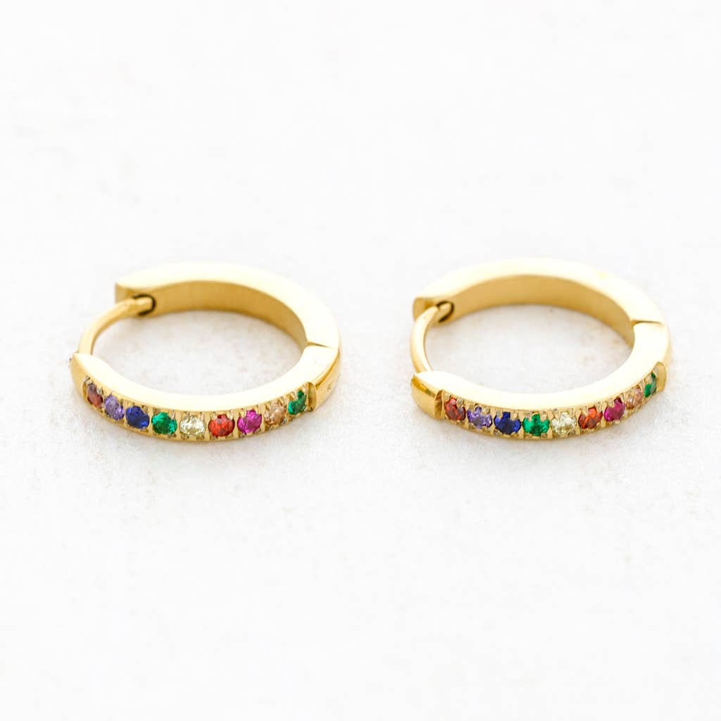 Boucles d'oreilles créoles brillantes en acier: Multicolor