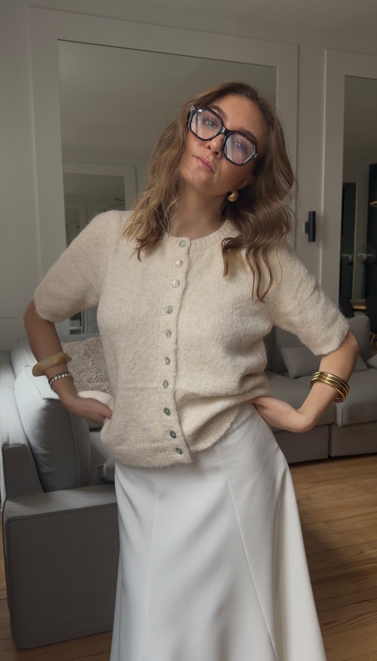 Cardigan Boutonné en Maille Douce – Manches Courtes.
