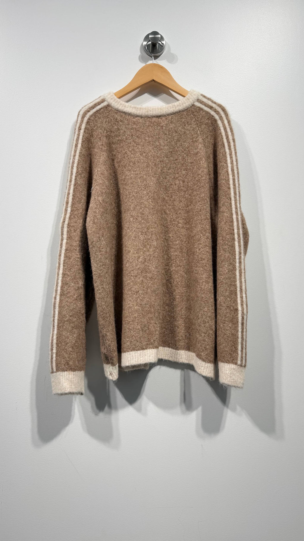 Pull maille rayures manches crochets