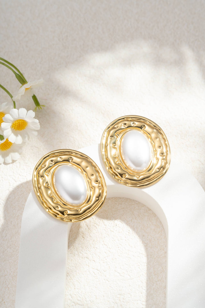 Boucles d’oreilles perles ovales cadre texturé vintage chic