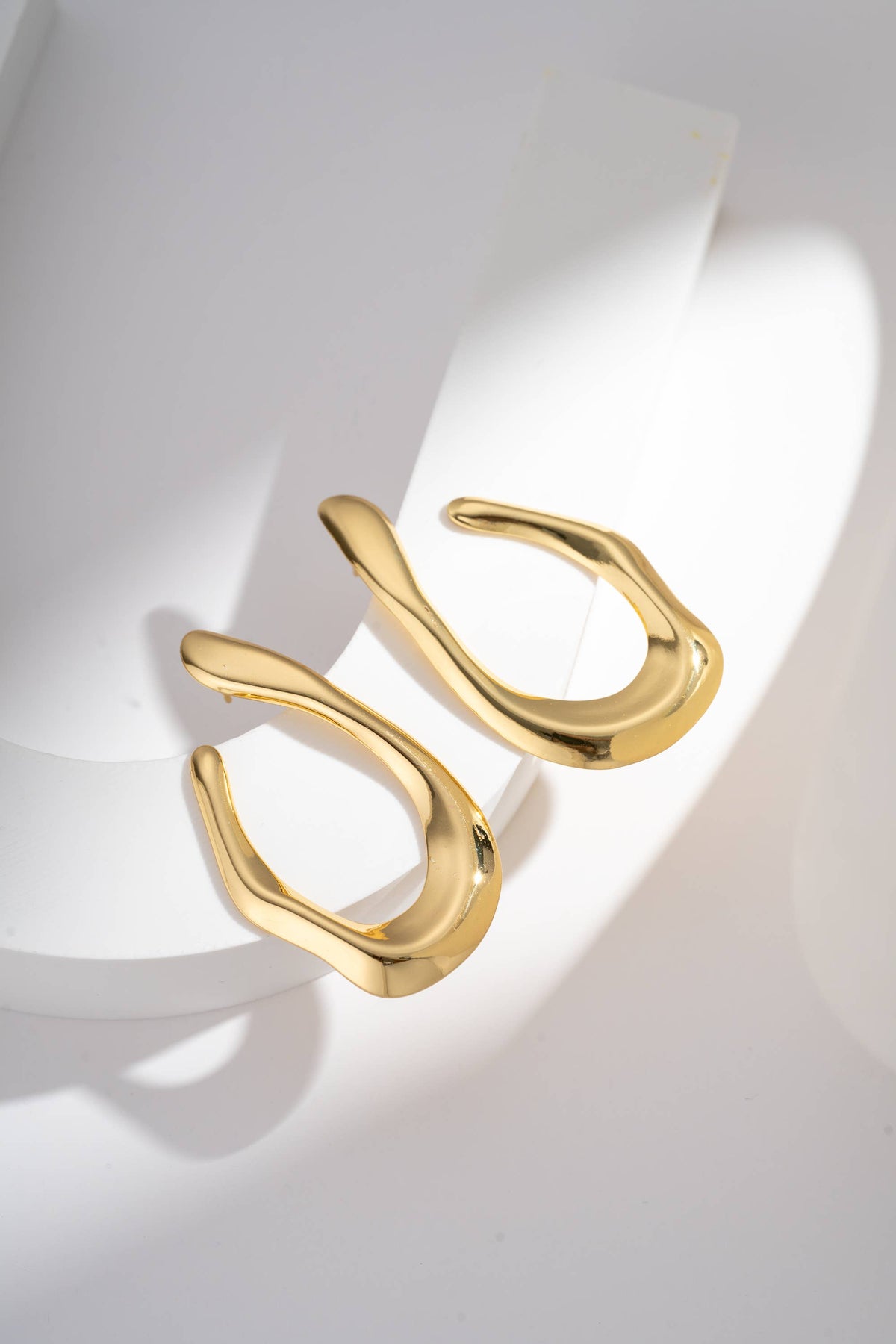 Boucles d’Oreilles Sculptures Métalliques Modernes En acier : Or jaune